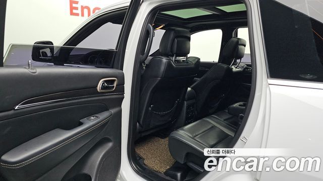 Jeep Grand Cherokee 3.0 Diesel Overland WK2 2016 — фото 11