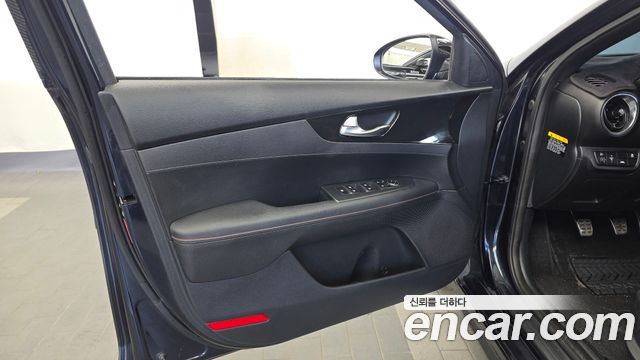 Kia K3 GT Basic 2019 — фото 24