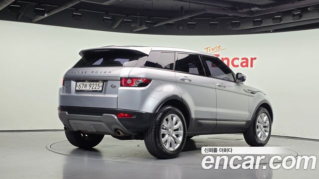 Land Rover Range Rover Evoque 2.2 SD4 Pure 2015 — фото 2