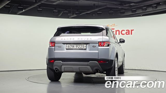 Land Rover Range Rover Evoque 2.2 SD4 Pure 2015 — фото 4