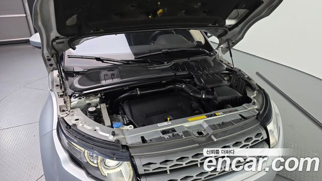 Land Rover Range Rover Evoque 2.2 SD4 Pure 2015 — фото 6