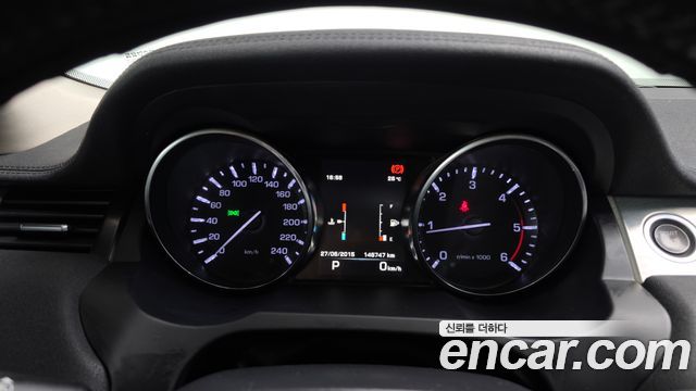 Land Rover Range Rover Evoque 2.2 SD4 Pure 2015 — фото 8