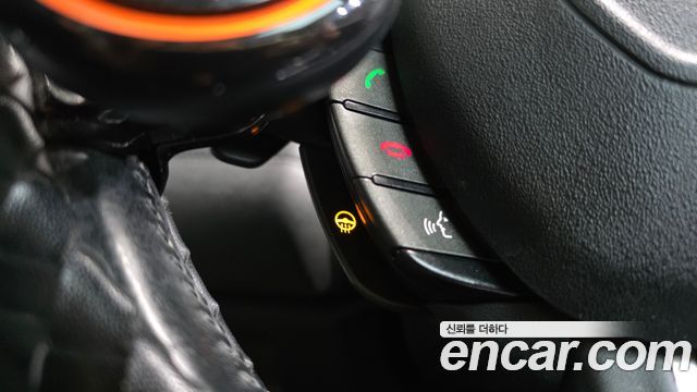 Land Rover Range Rover Evoque 2.2 SD4 Pure 2015 — фото 23