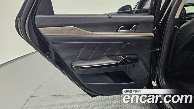 Kia K5 (III) 2.0 Signature 2023 — фото 25