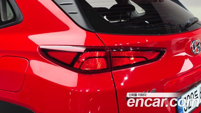 Hyundai Kona Gasoline 2.0 2WD Smart 2021 — фото 23