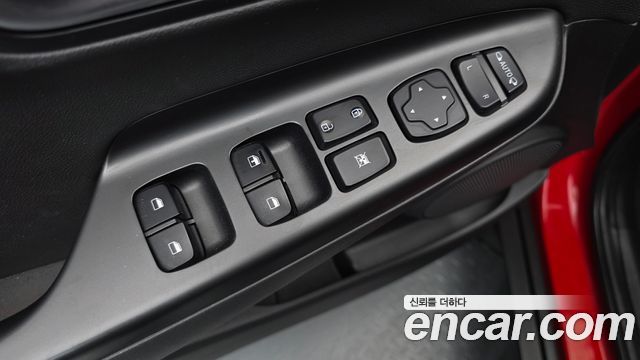 Hyundai Kona Gasoline 2.0 2WD Smart 2021 — фото 34