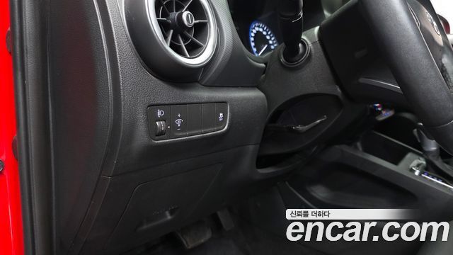 Hyundai Kona Gasoline 2.0 2WD Smart 2021 — фото 36