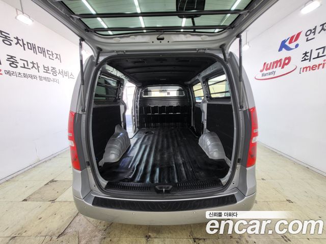 Hyundai Grand Starex Van 3-Seater Smart 2021 — фото 15