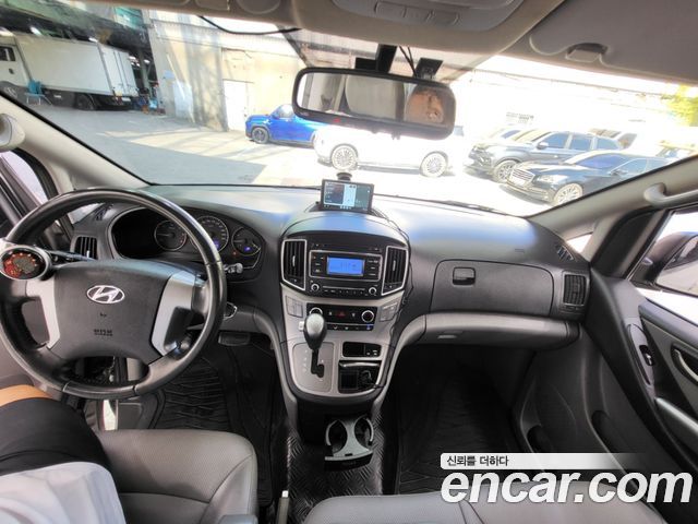 Hyundai Grand Starex Van 3-Seater Smart 2021 — фото 18
