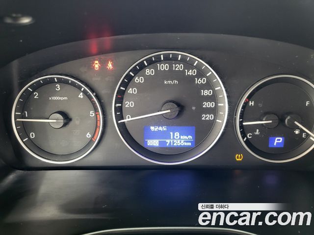 Hyundai Grand Starex Van 3-Seater Smart 2021 — фото 22