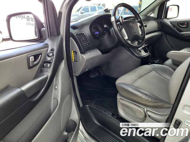 Hyundai Grand Starex Van 3-Seater Smart 2021 — фото 23