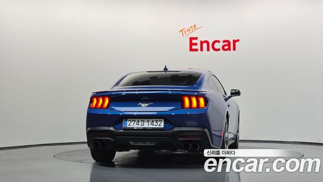 Ford Mustang (VII) 2.3 EcoBoost Premium Coupe 2024 — фото 4