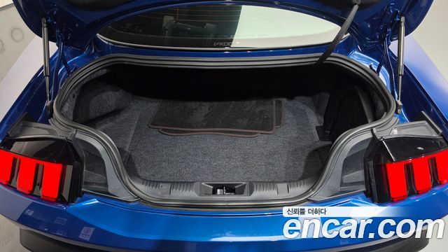 Ford Mustang (VII) 2.3 EcoBoost Premium Coupe 2024 — фото 15