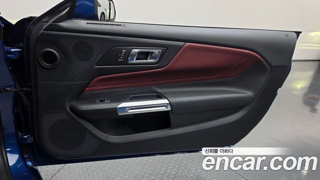 Ford Mustang (VII) 2.3 EcoBoost Premium Coupe 2024 — фото 25