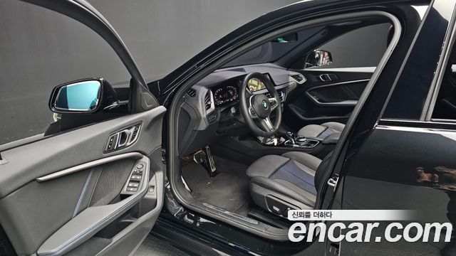 BMW 1 Series (F40) 120i M Sports 2023 — фото 10
