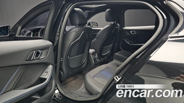 BMW 1 Series (F40) 120i M Sports 2023 — фото 12