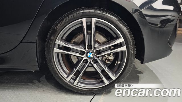 BMW 1 Series (F40) 120i M Sports 2023 — фото 21