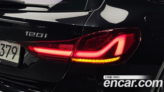 BMW 1 Series (F40) 120i M Sports 2023 — фото 23