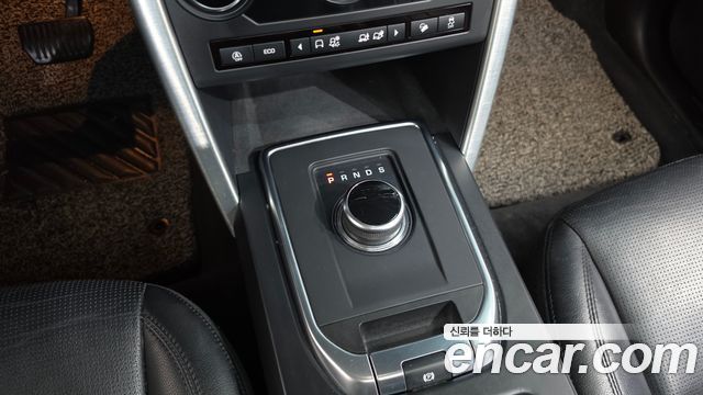 Land Rover Discovery Sport 2.0 TD4 SE 2018 — фото 9