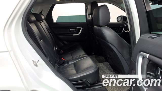 Land Rover Discovery Sport 2.0 TD4 SE 2018 — фото 11