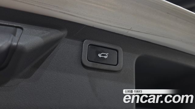Land Rover Discovery Sport 2.0 TD4 SE 2018 — фото 18