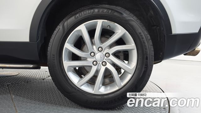 Land Rover Discovery Sport 2.0 TD4 SE 2018 — фото 21