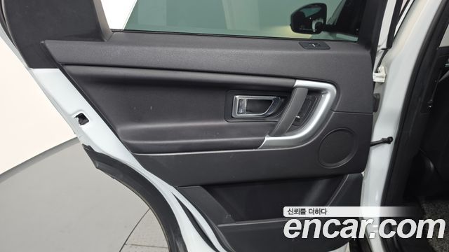 Land Rover Discovery Sport 2.0 TD4 SE 2018 — фото 25