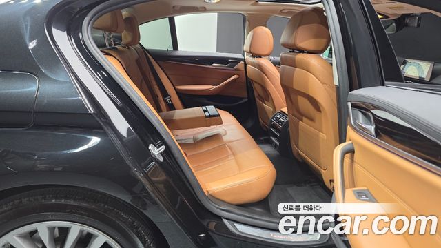 BMW 5 Series (G30) 520d Luxury Special Edition 2018 — фото 11
