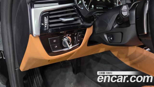 BMW 5 Series (G30) 520d Luxury Special Edition 2018 — фото 20