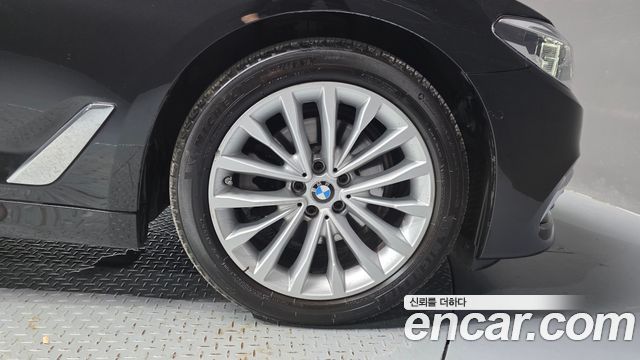 BMW 5 Series (G30) 520d Luxury Special Edition 2018 — фото 21