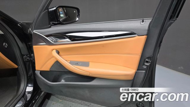 BMW 5 Series (G30) 520d Luxury Special Edition 2018 — фото 24