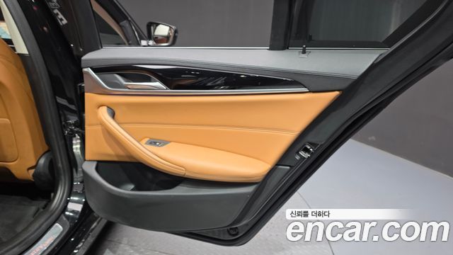 BMW 5 Series (G30) 520d Luxury Special Edition 2018 — фото 25