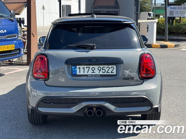 MINI Cooper S Classic Launch Pack Third Generation 2022 — фото 4