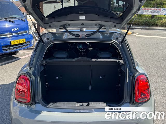 MINI Cooper S Classic Launch Pack Third Generation 2022 — фото 5