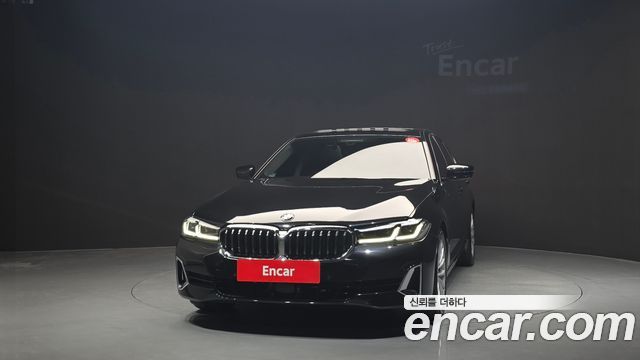 BMW 5 Series (G30) 520i Luxury 2023 — фото 3