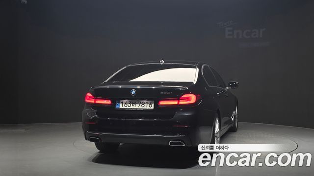 BMW 5 Series (G30) 520i Luxury 2023 — фото 4