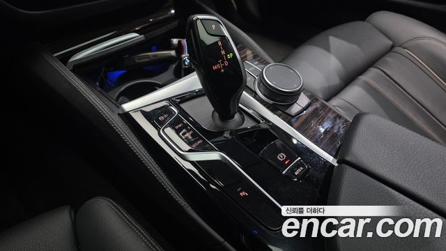 BMW 5 Series (G30) 520i Luxury 2023 — фото 9