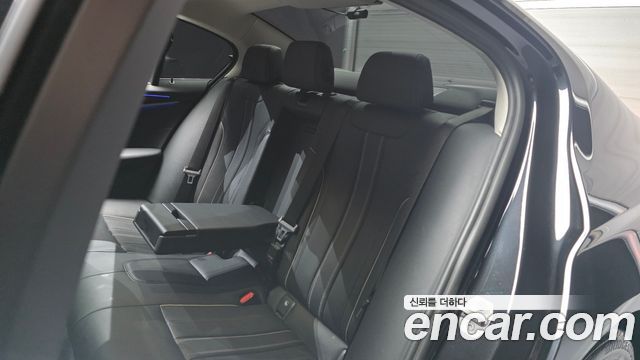 BMW 5 Series (G30) 520i Luxury 2023 — фото 16