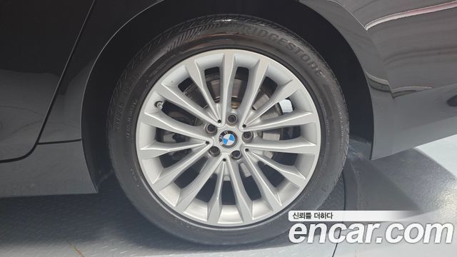BMW 5 Series (G30) 520i Luxury 2023 — фото 27