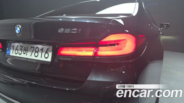 BMW 5 Series (G30) 520i Luxury 2023 — фото 29