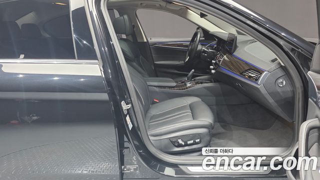 BMW 5 Series (G30) 520i Luxury 2023 — фото 32