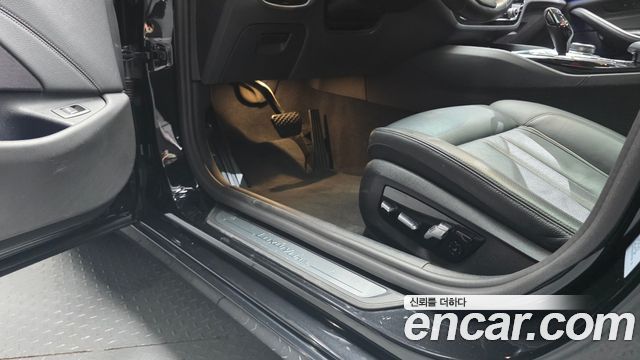 BMW 5 Series (G30) 520i Luxury 2023 — фото 39