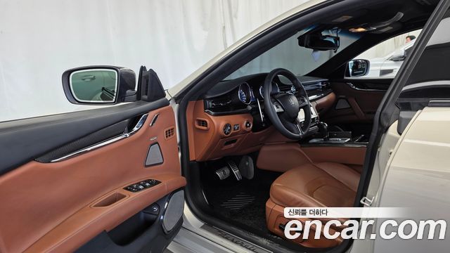 Maserati Quattroporte GTS 3.8 V8 2015 — фото 10