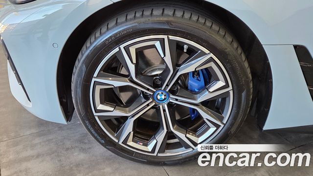 BMW i4 eDrive40 M Sports Pro 2023 — фото 5