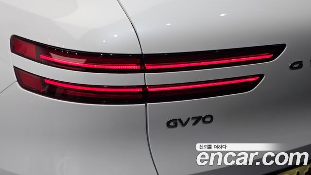 Genesis GV70 2.5T Gasoline AWD 2024 — фото 23