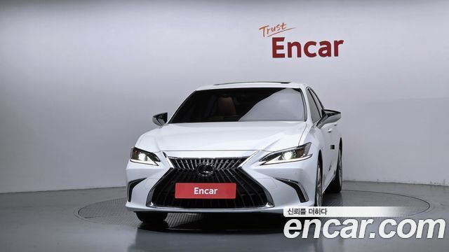 Lexus ES300h (VII) Luxury Plus 2023 — фото 3