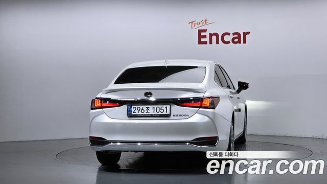 Lexus ES300h (VII) Luxury Plus 2023 — фото 4