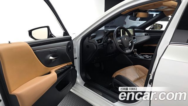 Lexus ES300h (VII) Luxury Plus 2023 — фото 10