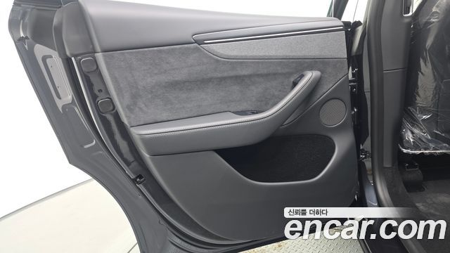 Tesla Model Y L Long Range AWD 2026 — фото 25