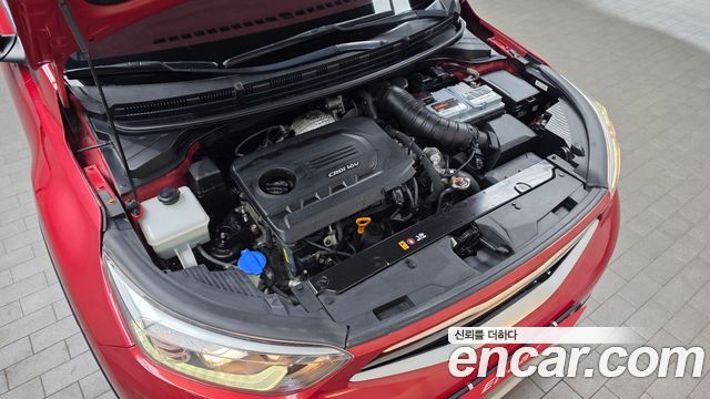 Kia Stonic Diesel 1.6 Prestige 2019 — фото 6
